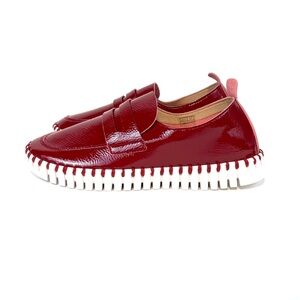 ✨NEW✨ Illse Jacobsen Red Flat Patent Loafers